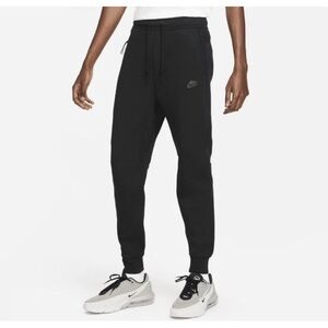 Nike Men’s Tech Fleece Joggers Pants Black FB8002-010